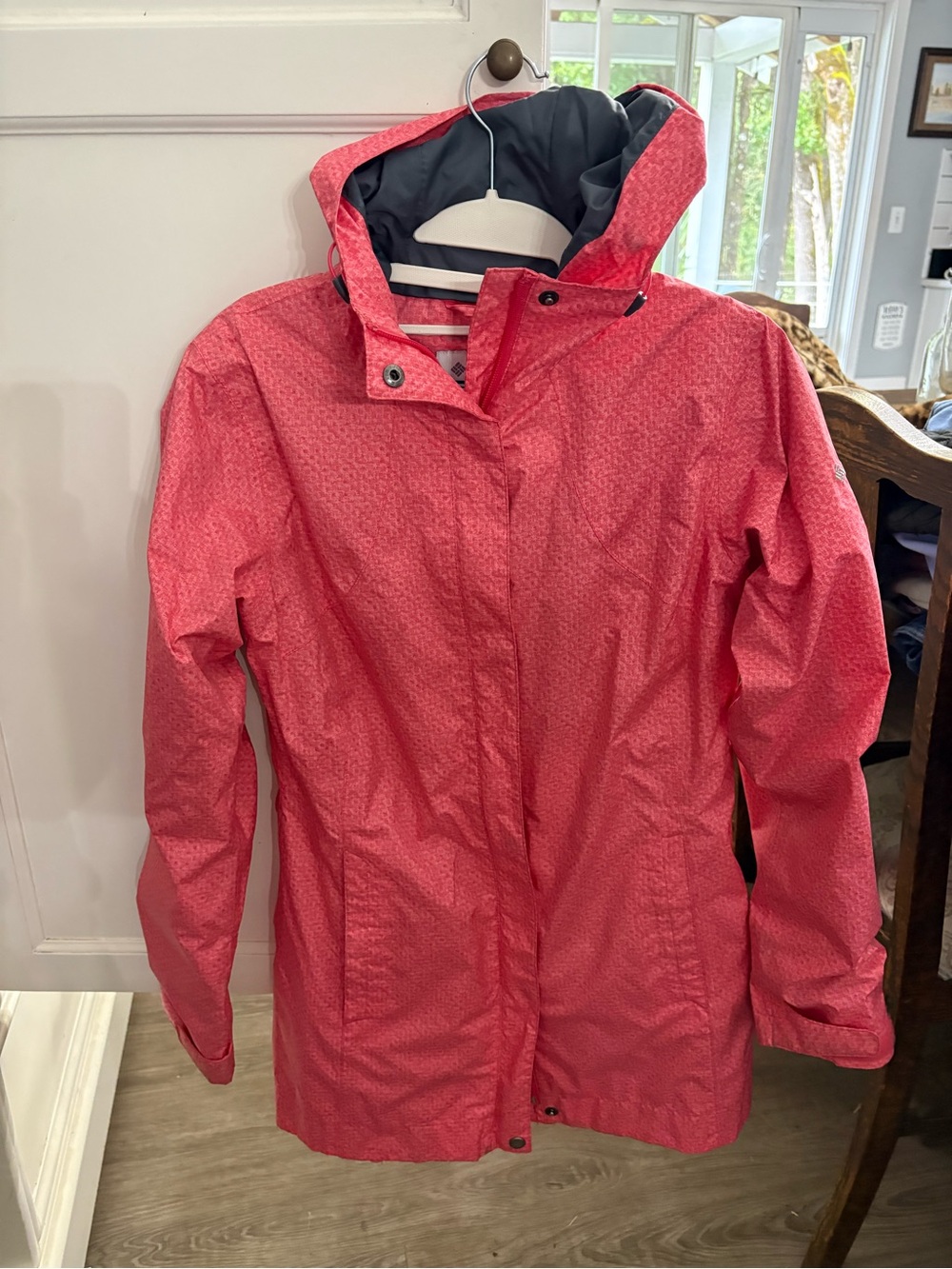 Columbia Women’s Pink Hooded Rain Jacket - Lightweight Waterproof Coat